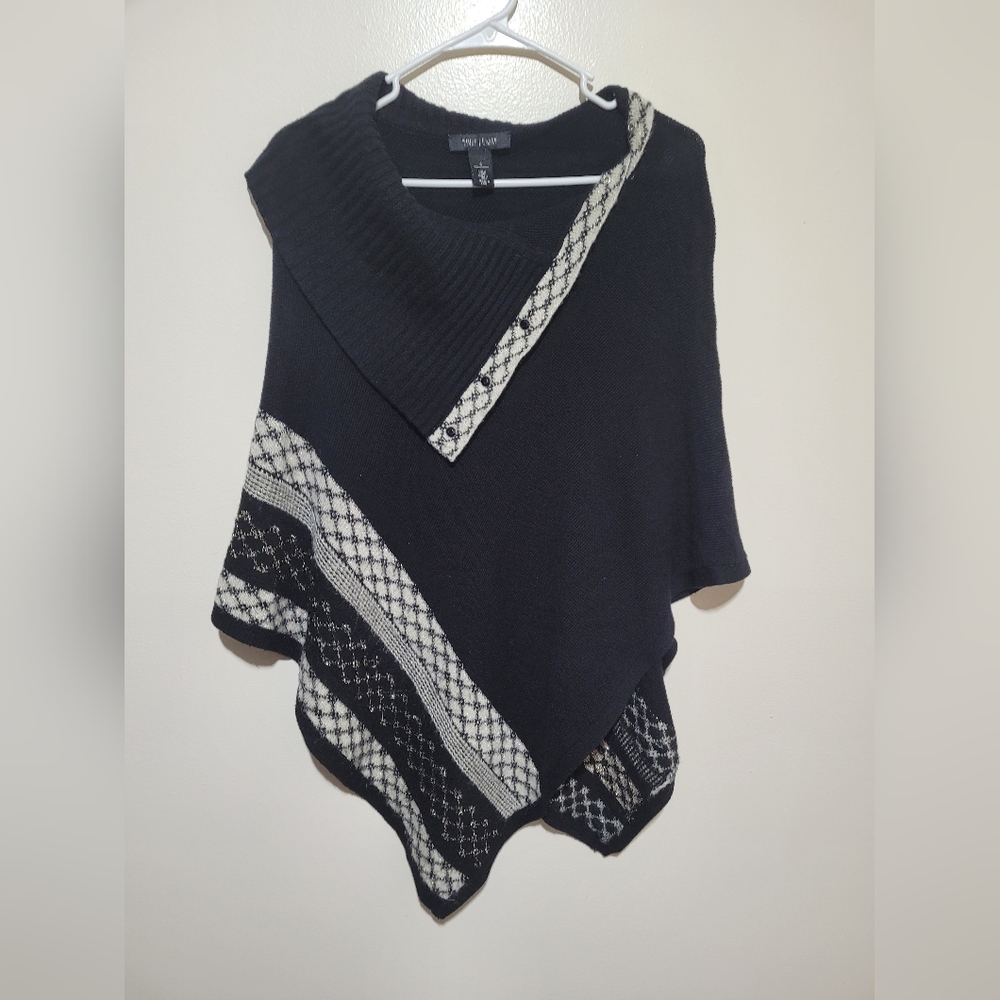WHBM Crowl Neck Diamond Border Black Knit Poncho Sweater Small‎